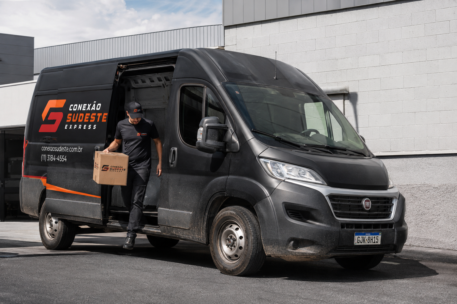 Veículo Van da Conexão Sudeste Express